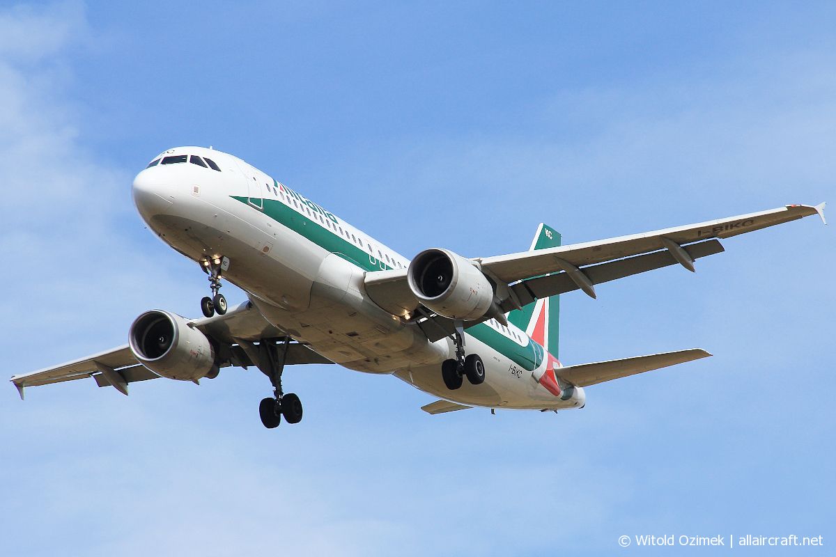 I-BIKC · Airbus A320-214 · (FCO / LIRF)