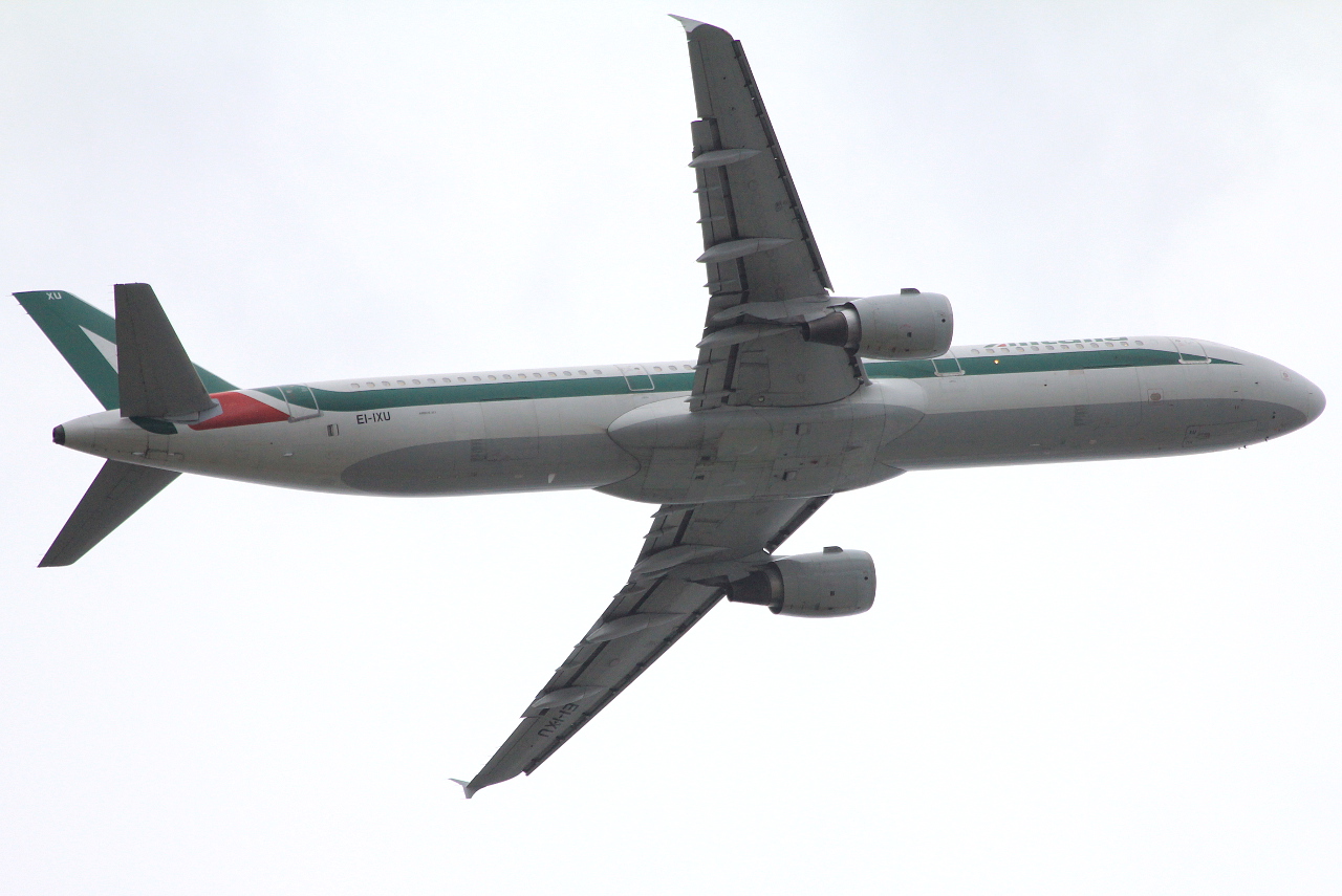 EI-IXU · Airbus A321-112 · (FCO / LIRF)