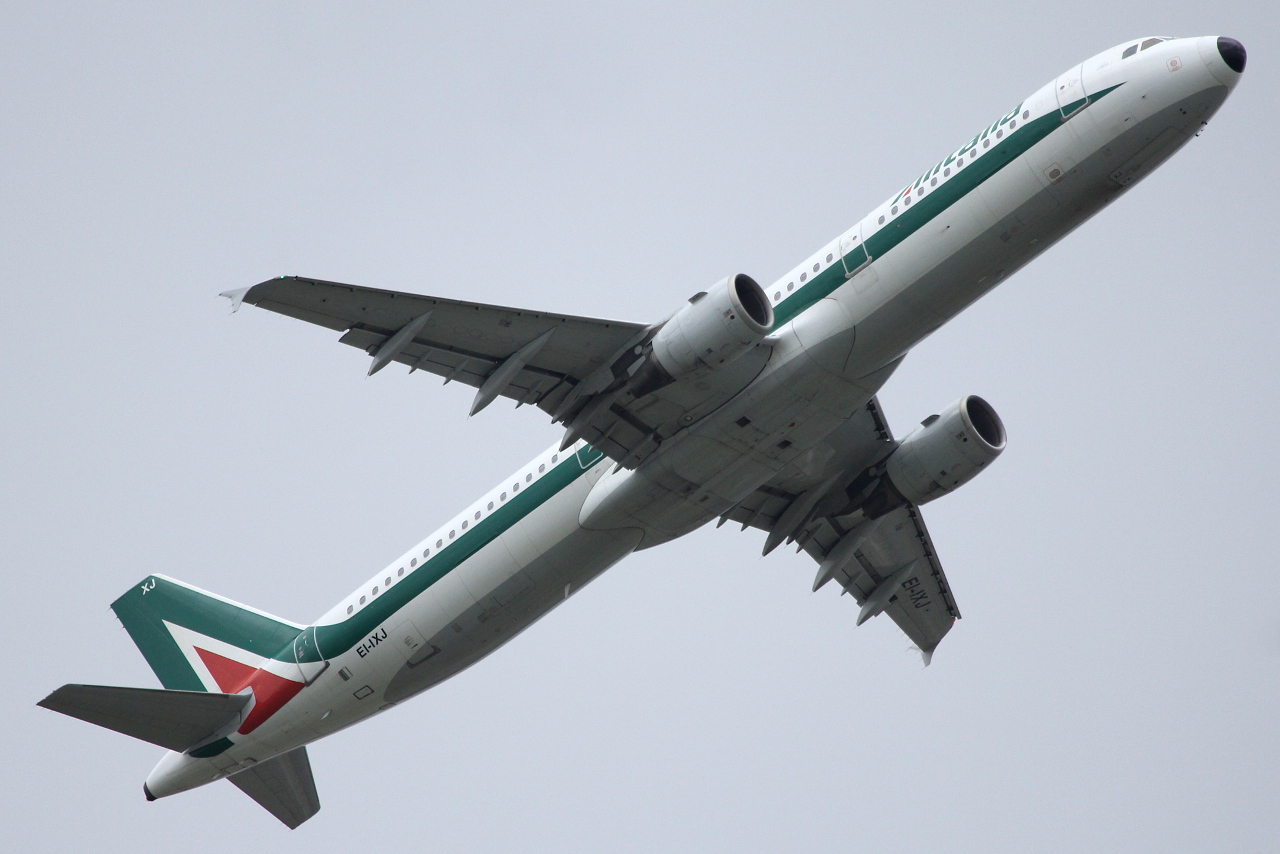 EI-IXJ · Airbus A321-112 · (FCO / LIRF)