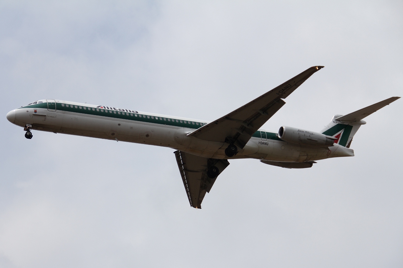 I-DANU (cn 53204) McDonnell Douglas MD-82