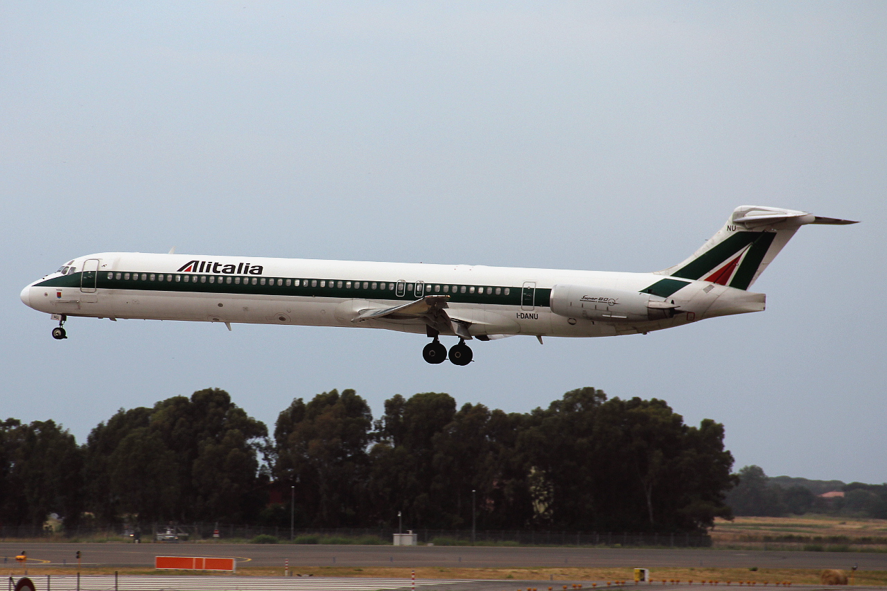 I-DANU · McDonnell Douglas MD-82 · (FCO / LIRF)