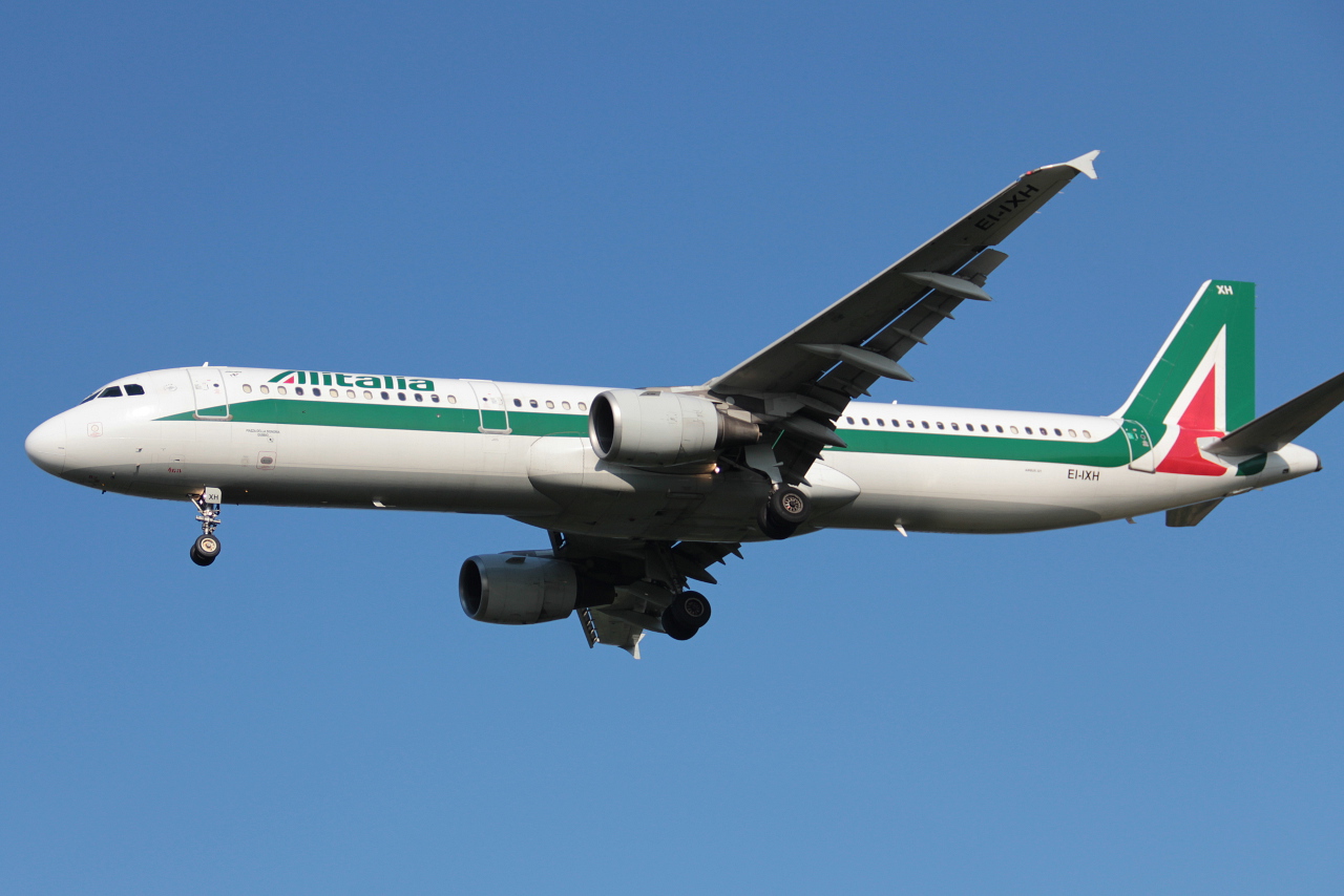 EI-IXH · Airbus A321-112 · (FCO / LIRF)