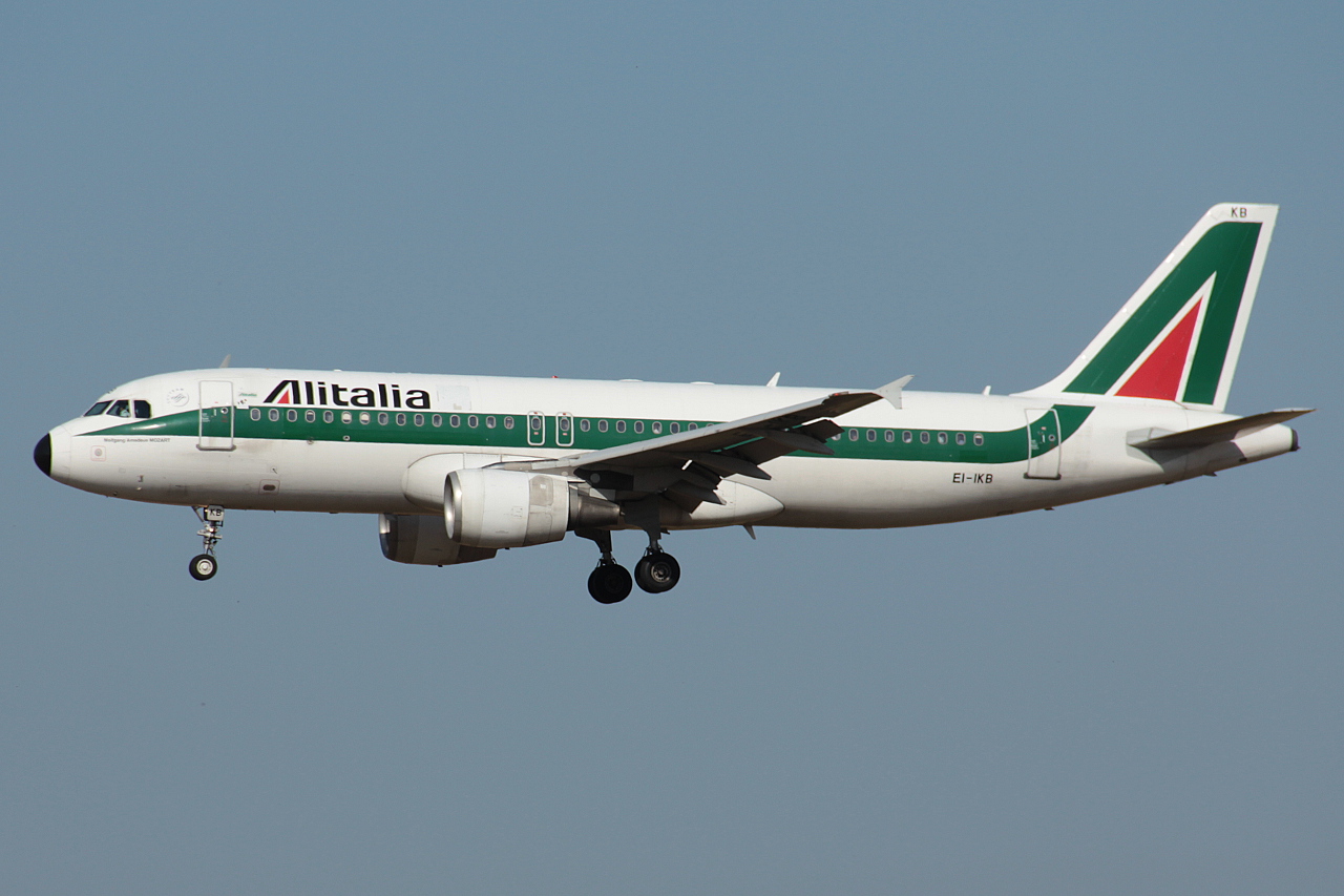 EI-IKB · Airbus A320-214 · (FCO / LIRF)