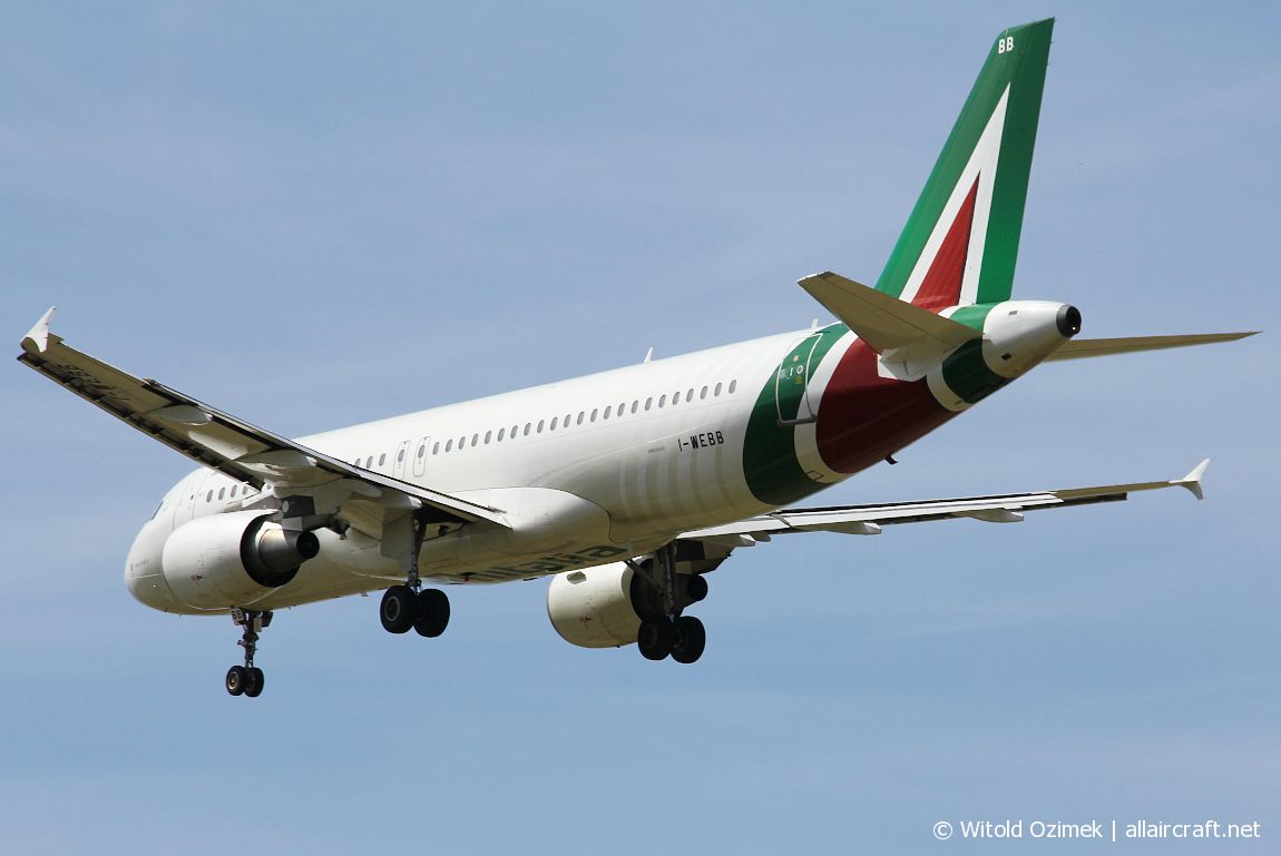 I-WEBB (3161) 2007 Airbus A320-214