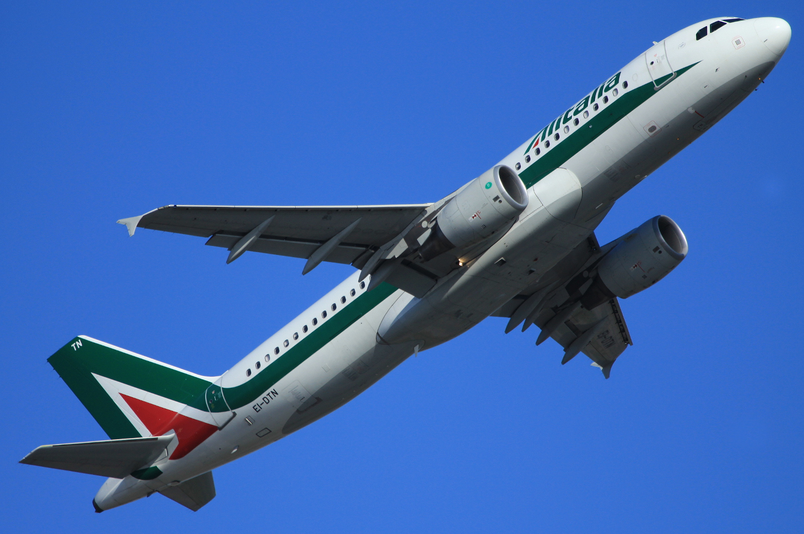 EI-DTN · Airbus A320-216 · (FCO / LIRF)