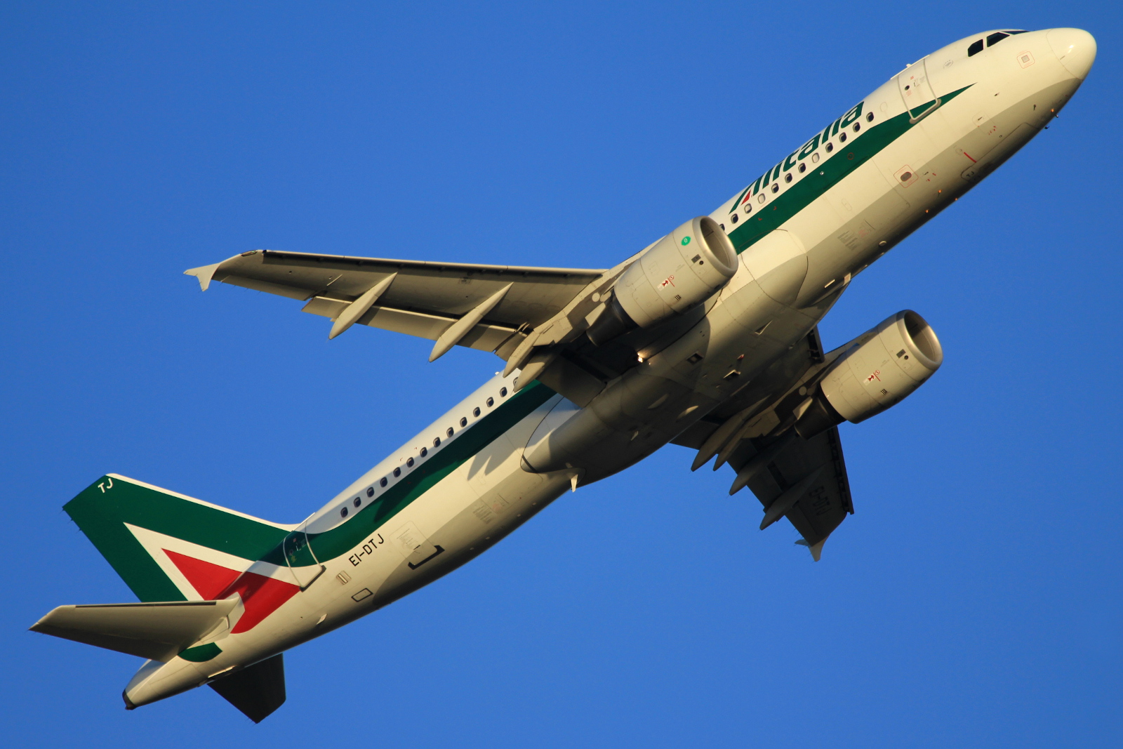 EI-DTJ · Airbus A320-216 · (FCO / LIRF)