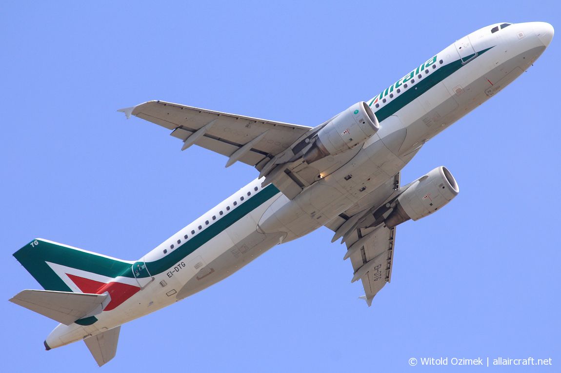 EI-DTG (3921) 2009 Airbus A320-216