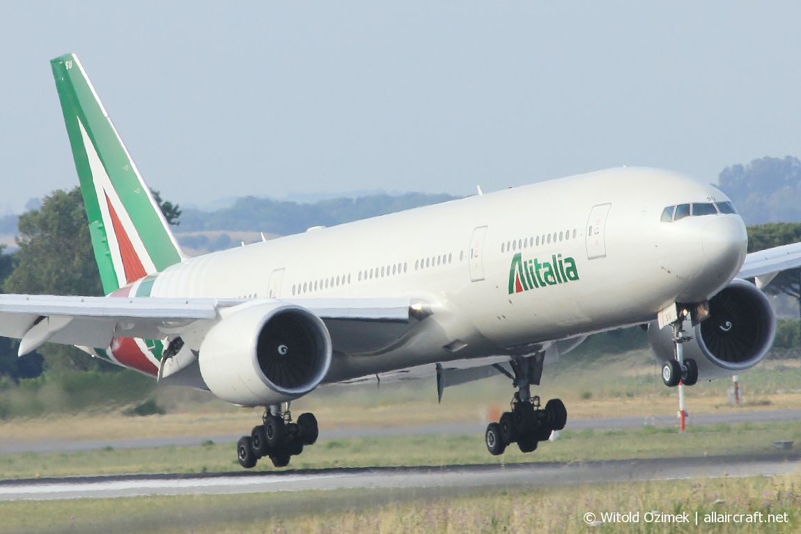 I-DISU (32858) 2002 Boeing 777-243ER