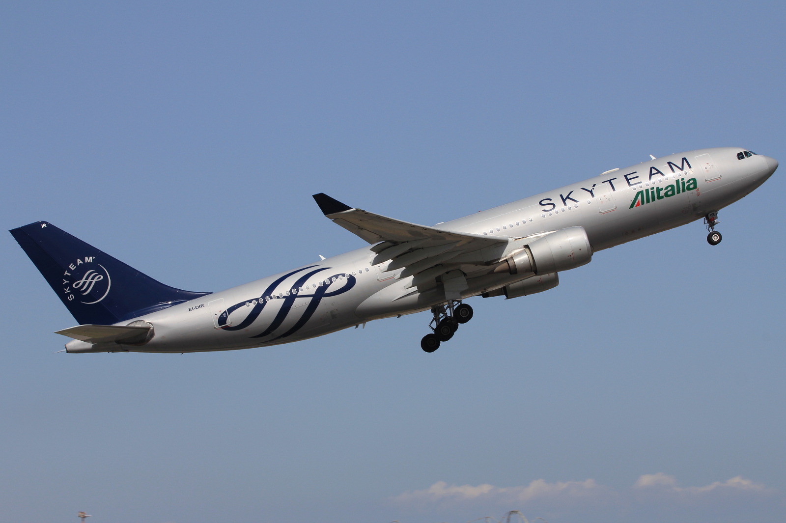 EI-DIR (272) 1999 Airbus A330-202