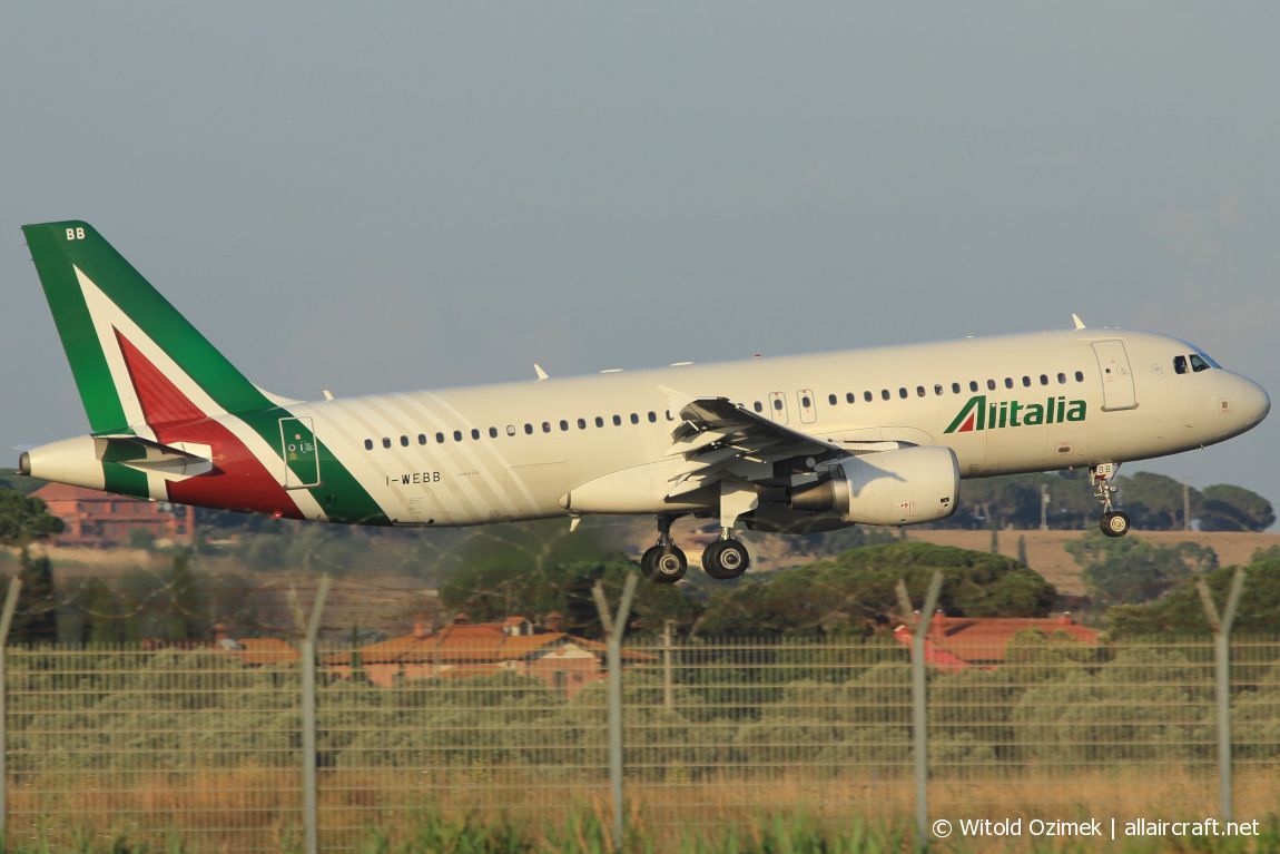 I-WEBB · Airbus A320-214 · (FCO / LIRF)