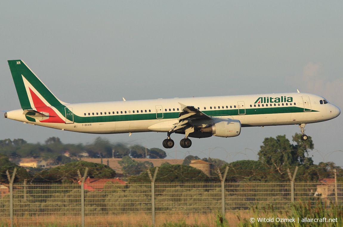 I-BIXR · Airbus A321-112 · (FCO / LIRF)
