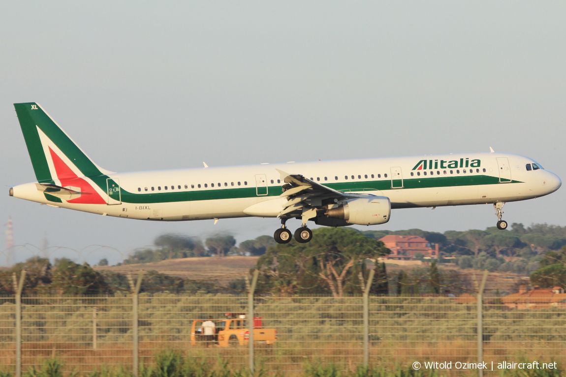 I-BIXL · Airbus A321-112 · (FCO / LIRF)