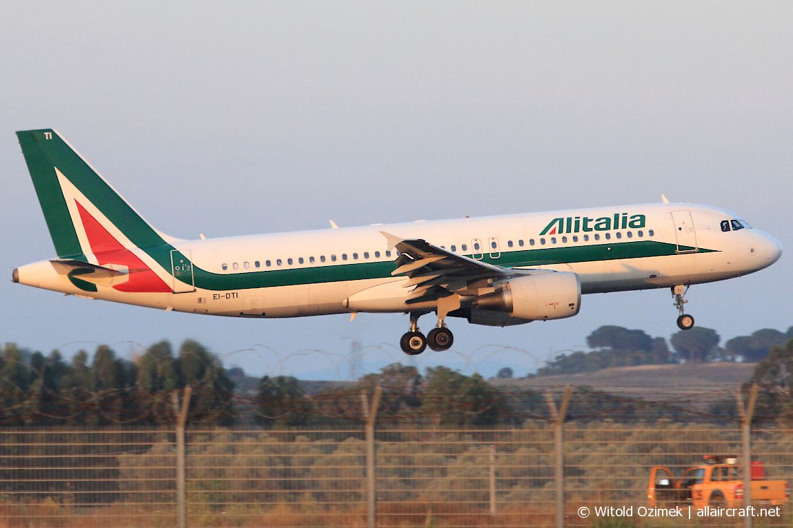 EI-DTI (3976) 2009 Airbus A320-216