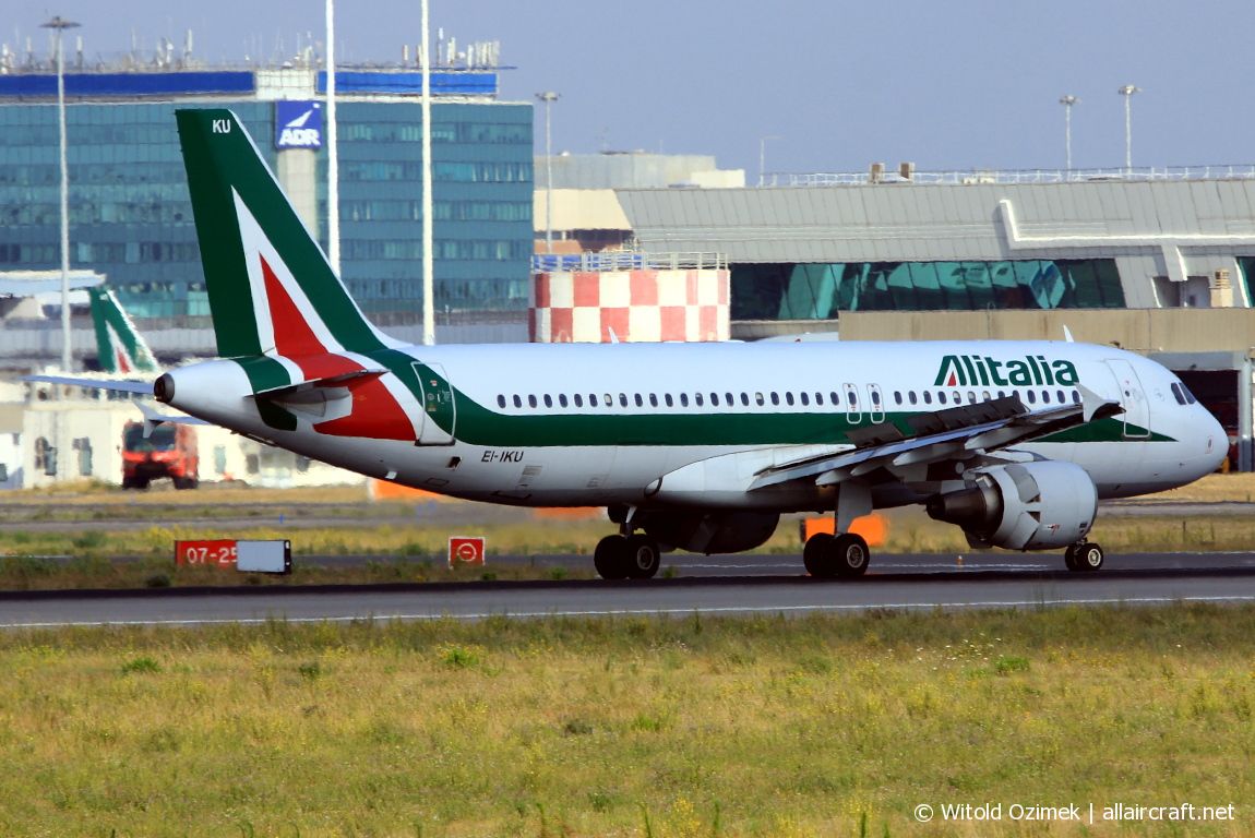 EI-IKU · Airbus A320-214 · (FCO / LIRF)