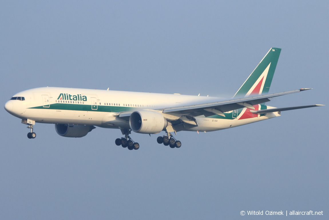 EI-ISA (32855) 2001 Boeing 777-243(ER)