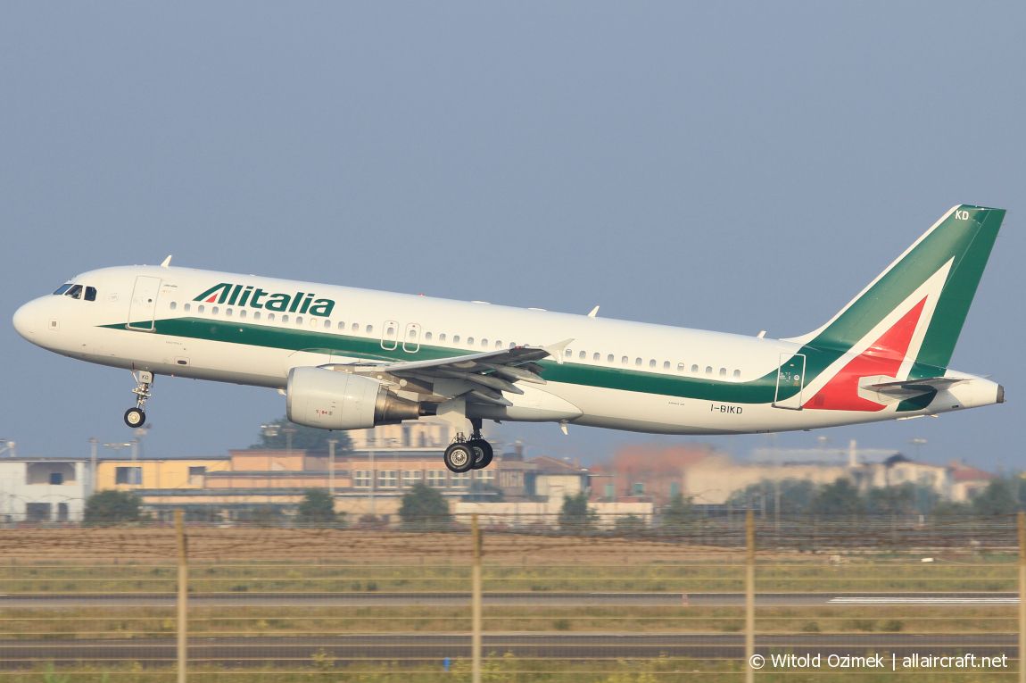 I-BIKD · Airbus A320-214 · (FCO / LIRF)