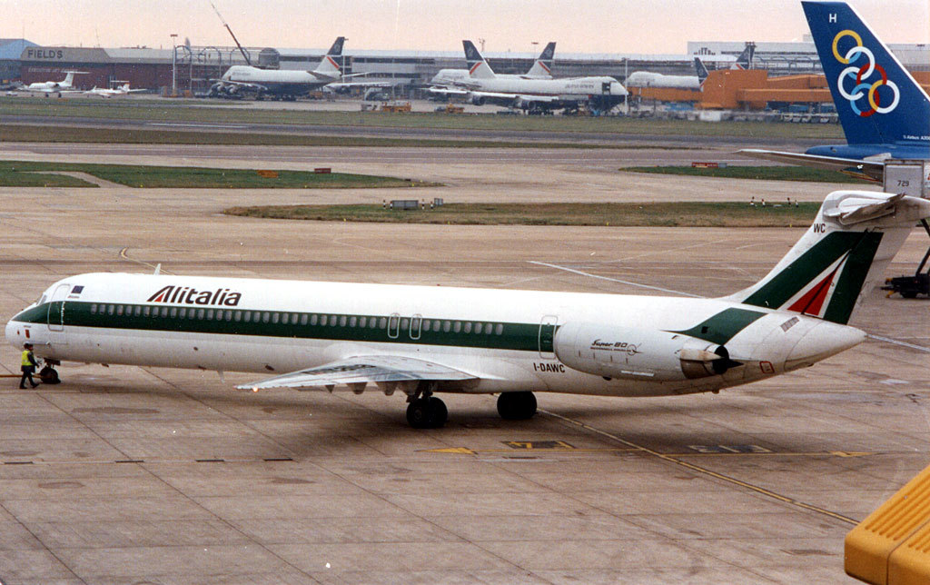 I-DAWC · McDonnell Douglas MD-82 · (LHR / EGLL)