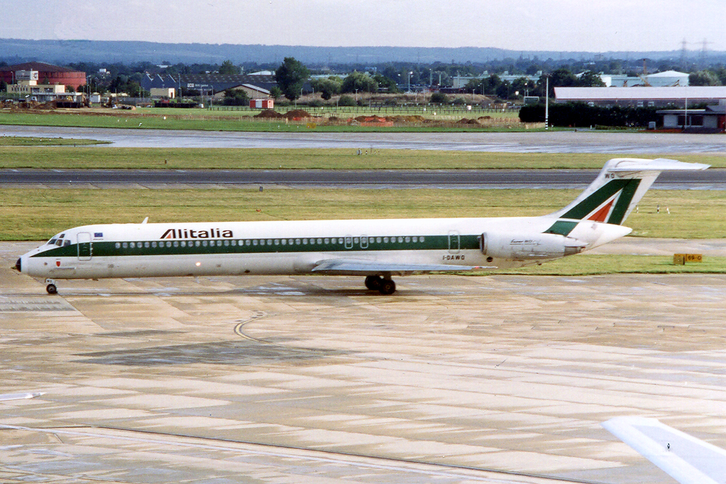 I-DAWG · McDonnell Douglas MD-82 · (LHR / EGLL)