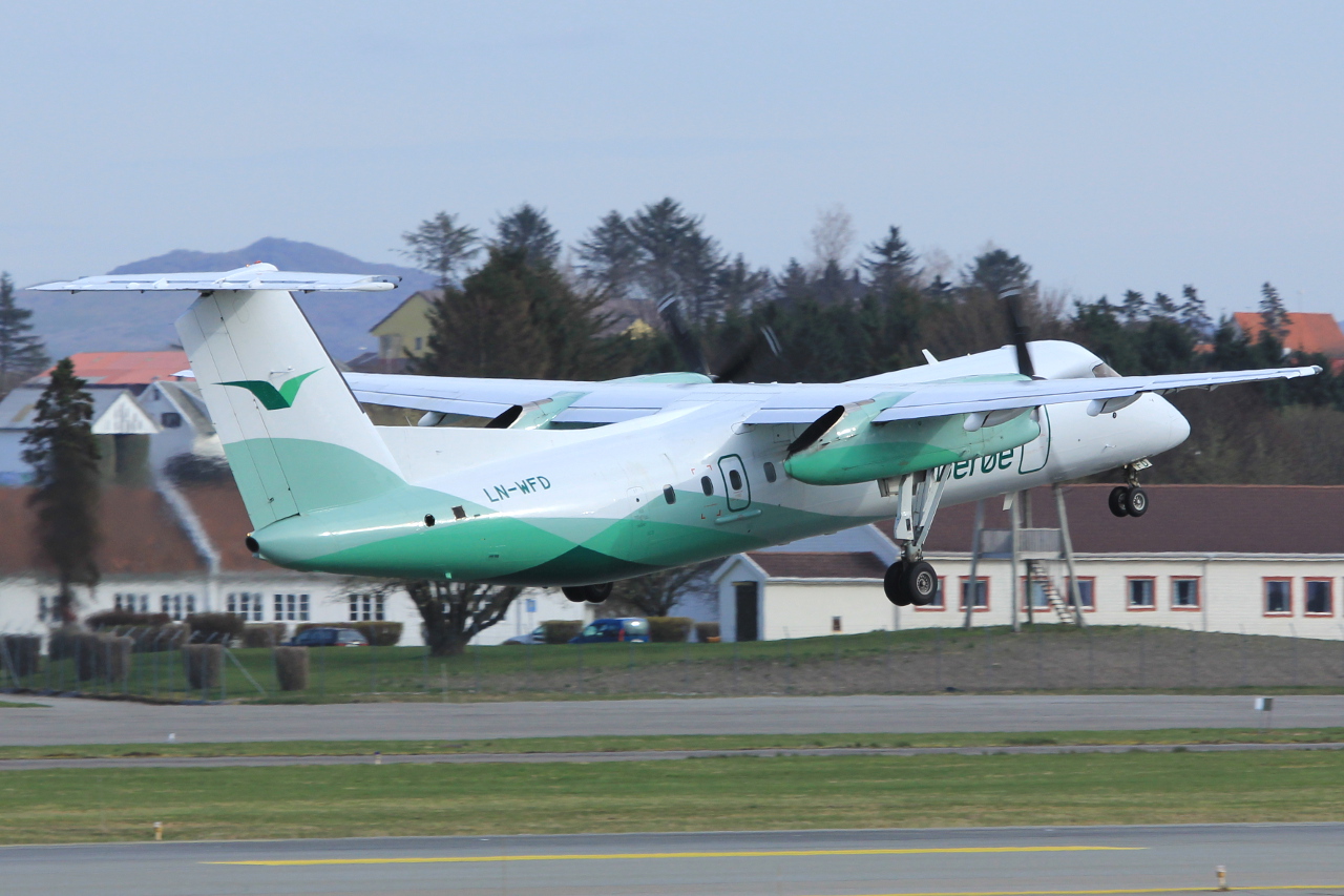 LN-WFD (407) 1995 Bombardier Dash 8-Q311