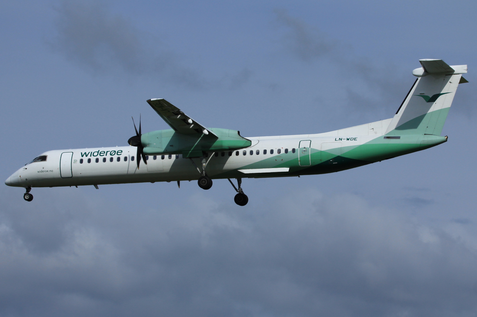 LN-WDE · Bombardier Dash 8-Q402 · (SVG / ENZV)
