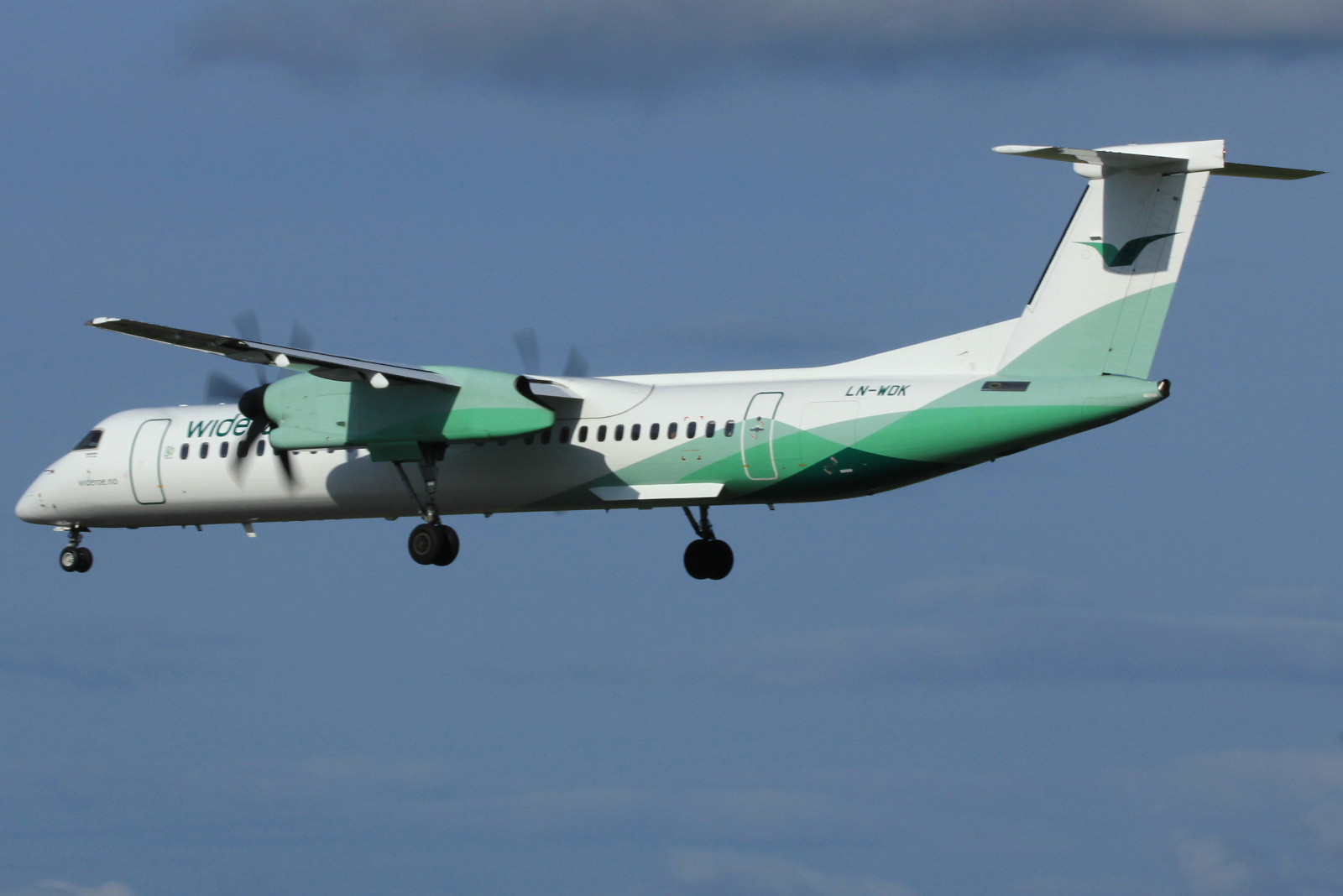 LN-WDK (4337) 2010 Bombardier Dash 8-Q402