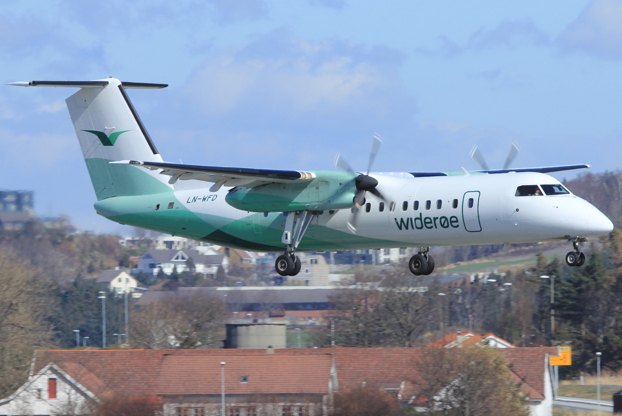 LN-WFD (407) 1995 Bombardier Dash 8-Q311
