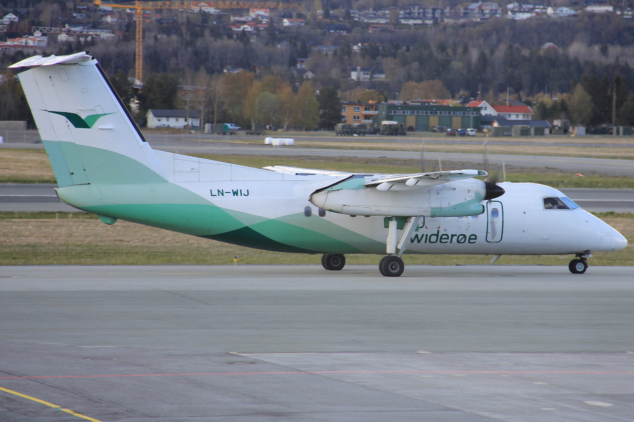 LN-WIJ · De Havilland Canada DHC-8-103 Dash 8 · (TRD / ENVA)