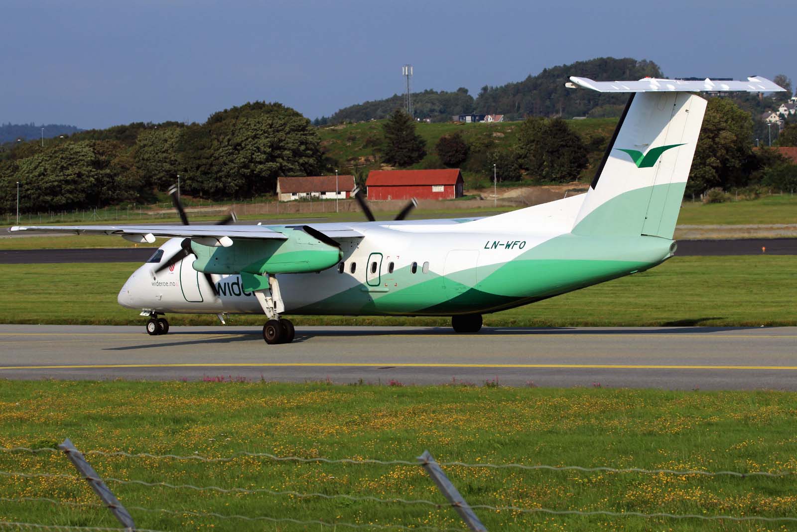 LN-WFO · Bombardier Dash 8-Q311 · (SVG / ENZV)