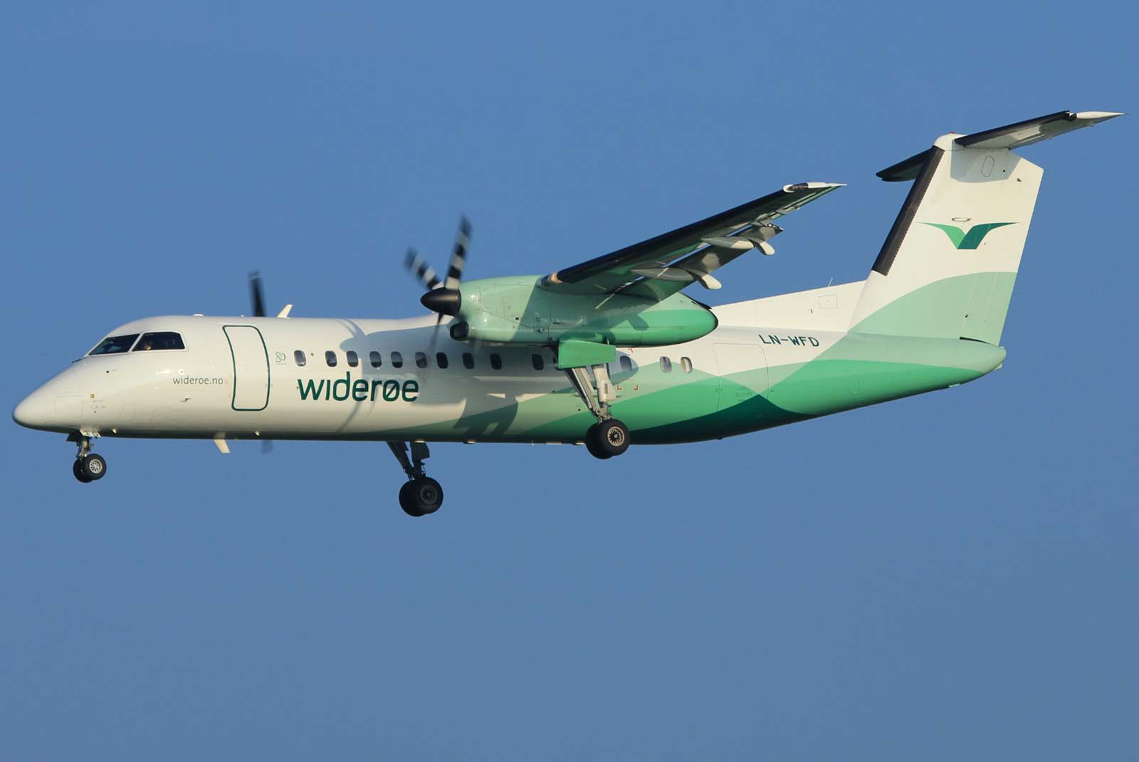 LN-WFD · Bombardier Dash 8-Q311 · (SVG / ENZV)