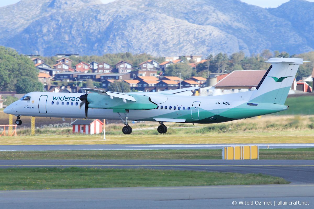 LN-WDL (4392) 2011 Bombardier Dash 8-Q402