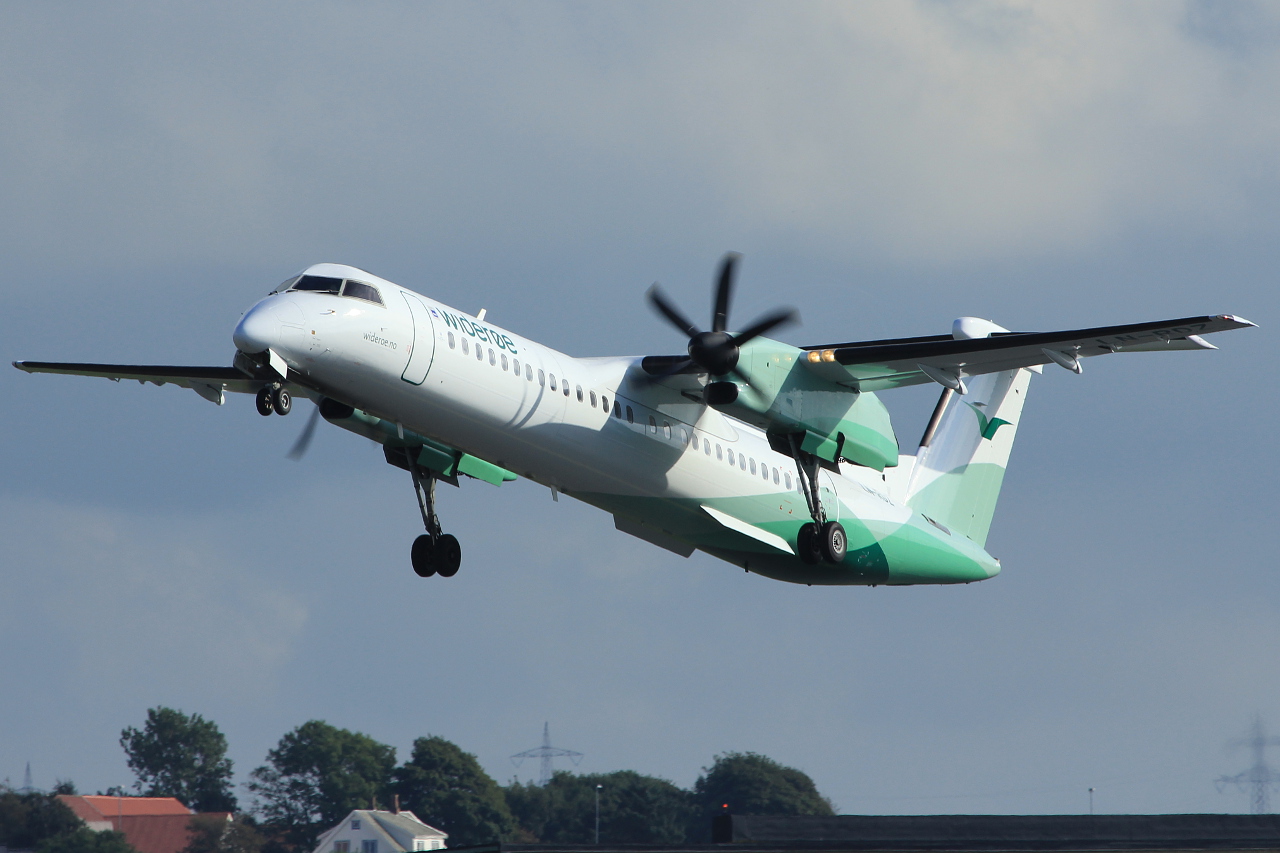 LN-RDZ (4063) 2001 Bombardier Dash 8-Q402