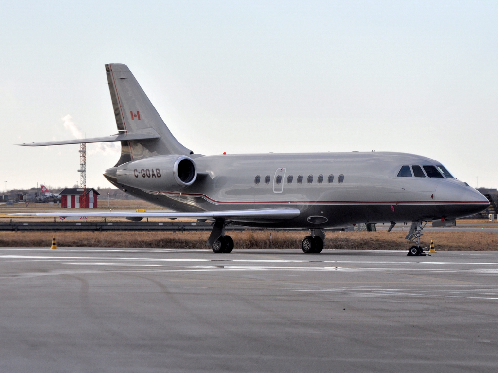 C-GOAB (90) 2006 Dassault Falcon 2000 EX