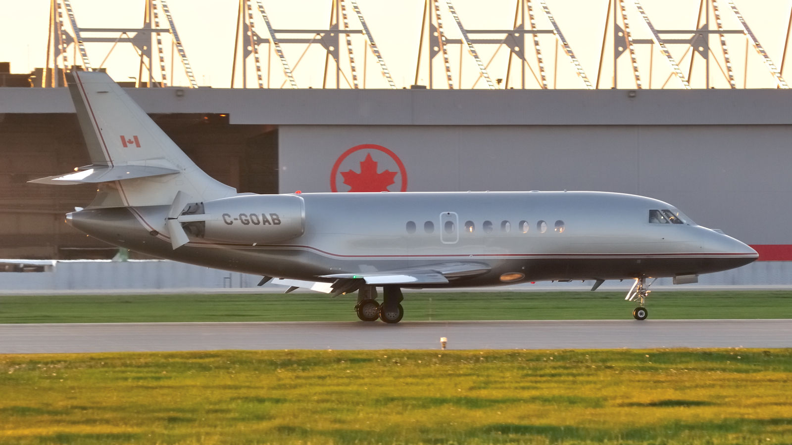 C-GOAB (90) 2006 Dassault Falcon 2000 EX