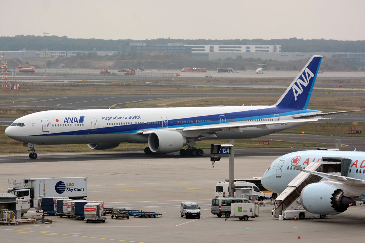 JA792A · Boeing 777-381/ER · (FRA / EDDF)