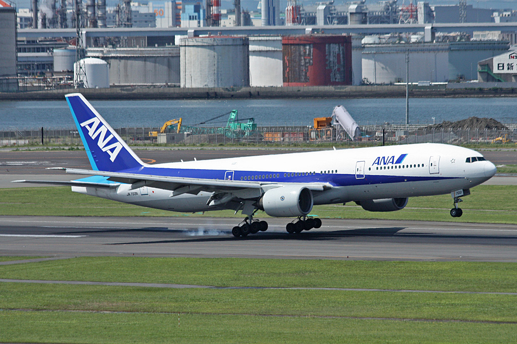 JA703A · Boeing 777-281 · (HND / RJTT)