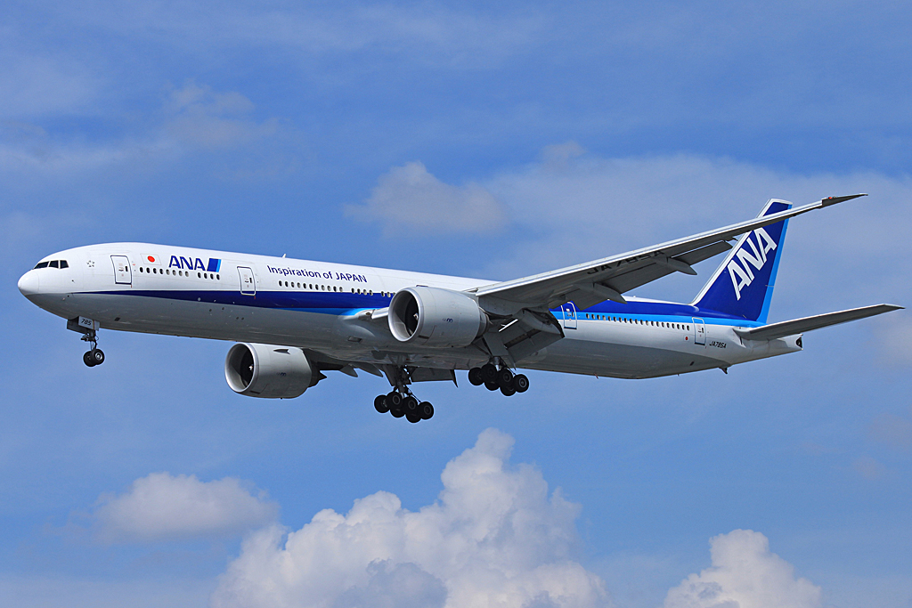 JA785A (cn 37951) Boeing 777-381ER