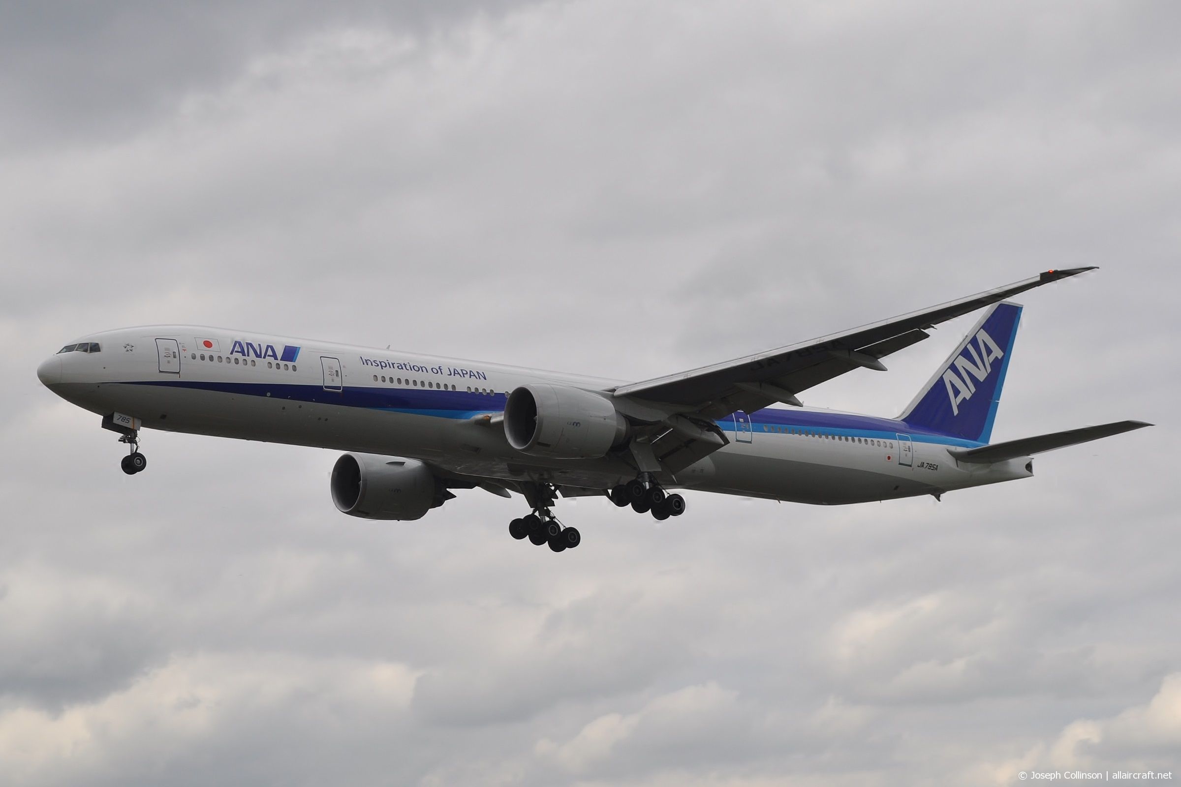JA785A · Boeing 777-381/ER · (LHR / EGLL)