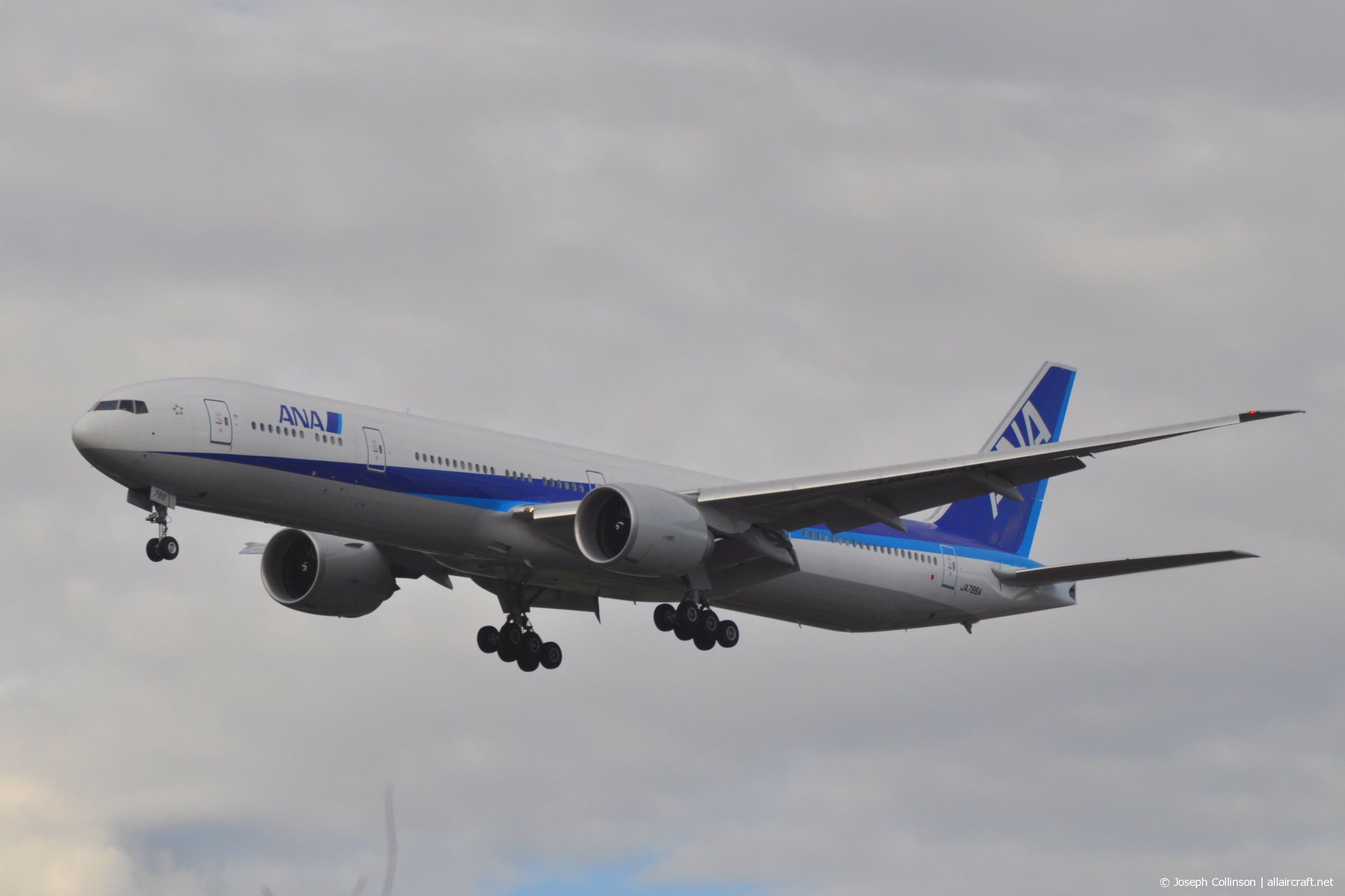 JA788A (40686) 2010 Boeing 777-381(ER)