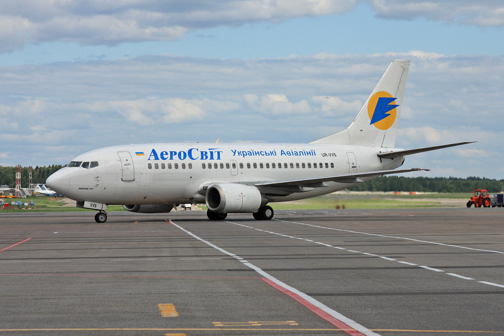 UR-VVS (cn 26324) Boeing 737-5Q8