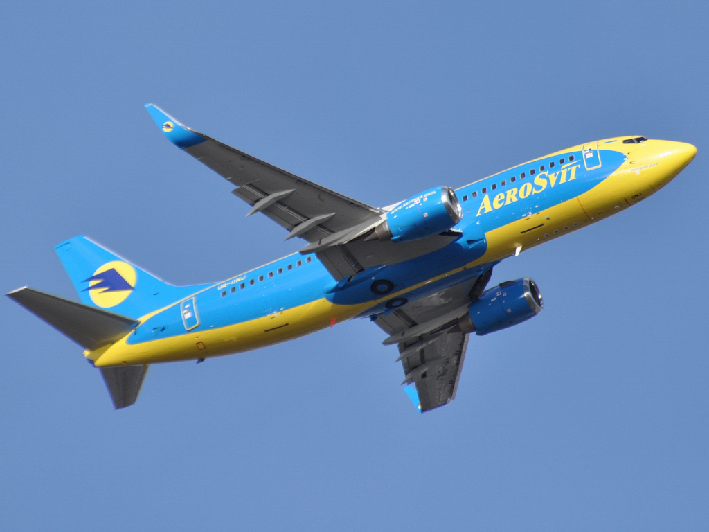 UR-DNJ (cn 28659) Boeing 737-36Q