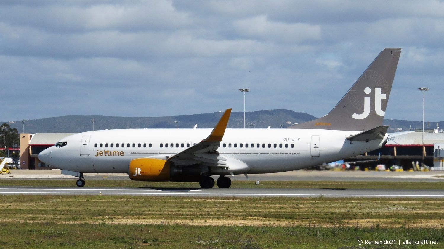 OH-JTV · Boeing 737-7L9(WL) · (FAO / LPFR)