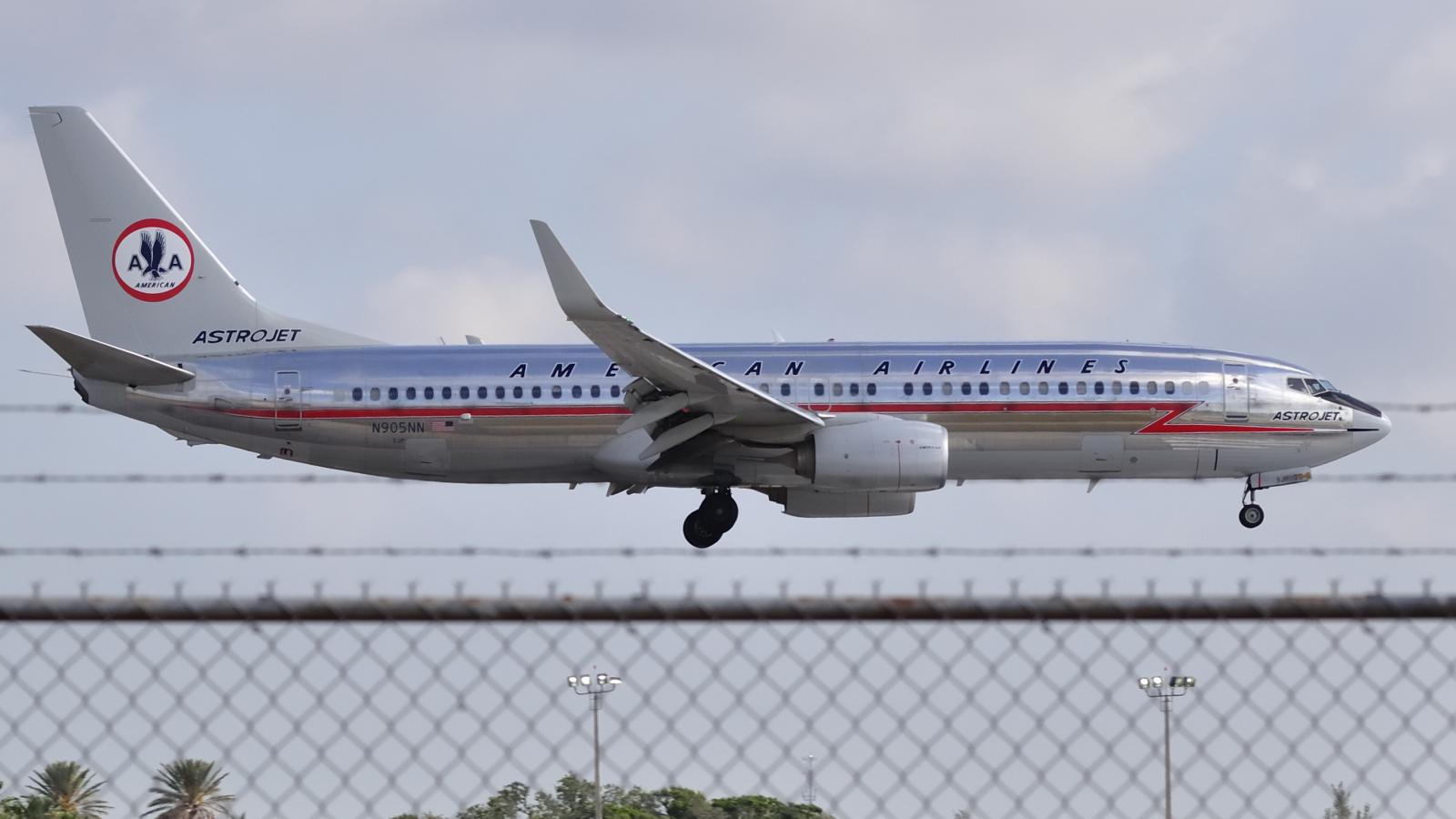 N905NN (cn 31156) Boeing 737-823