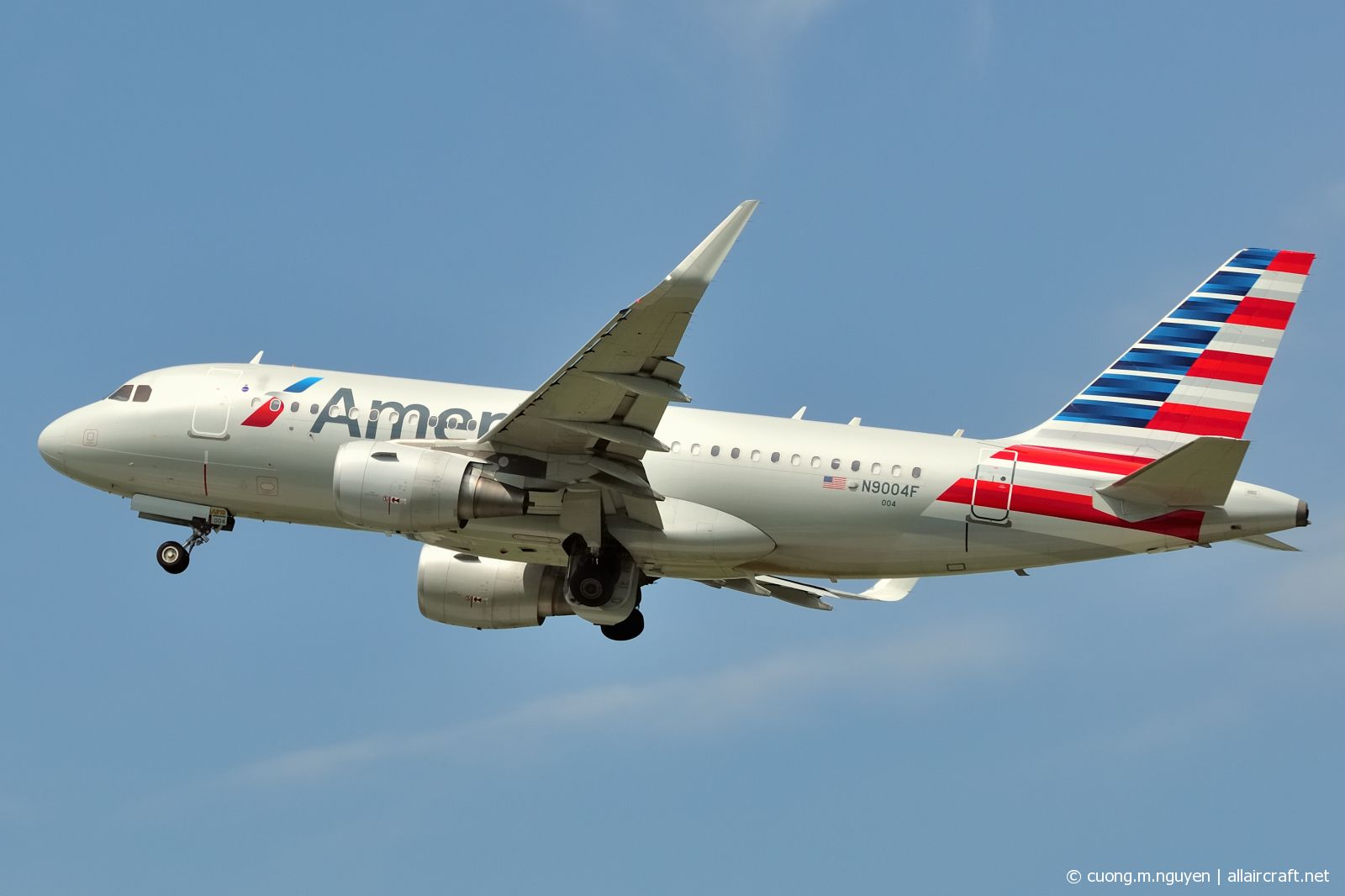 N9004F · Airbus A319-115 · (YUL / CYUL)