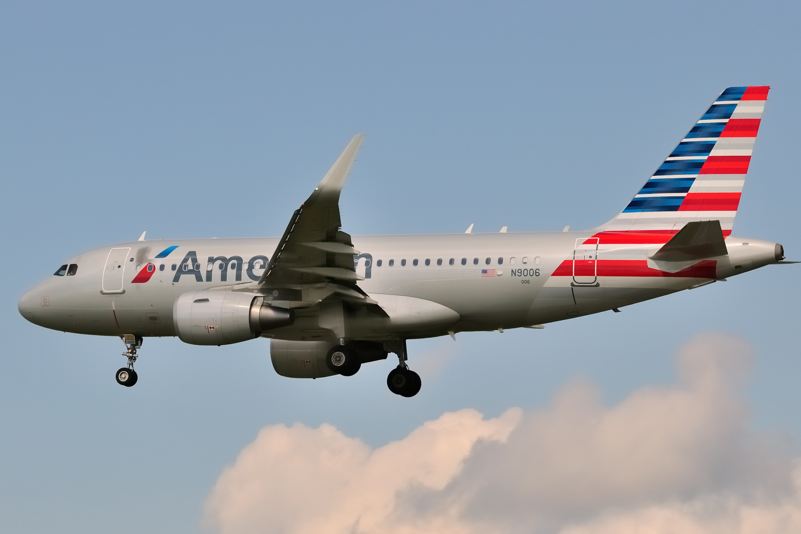 N9006 · Airbus A319-112 · (YUL / CYUL)