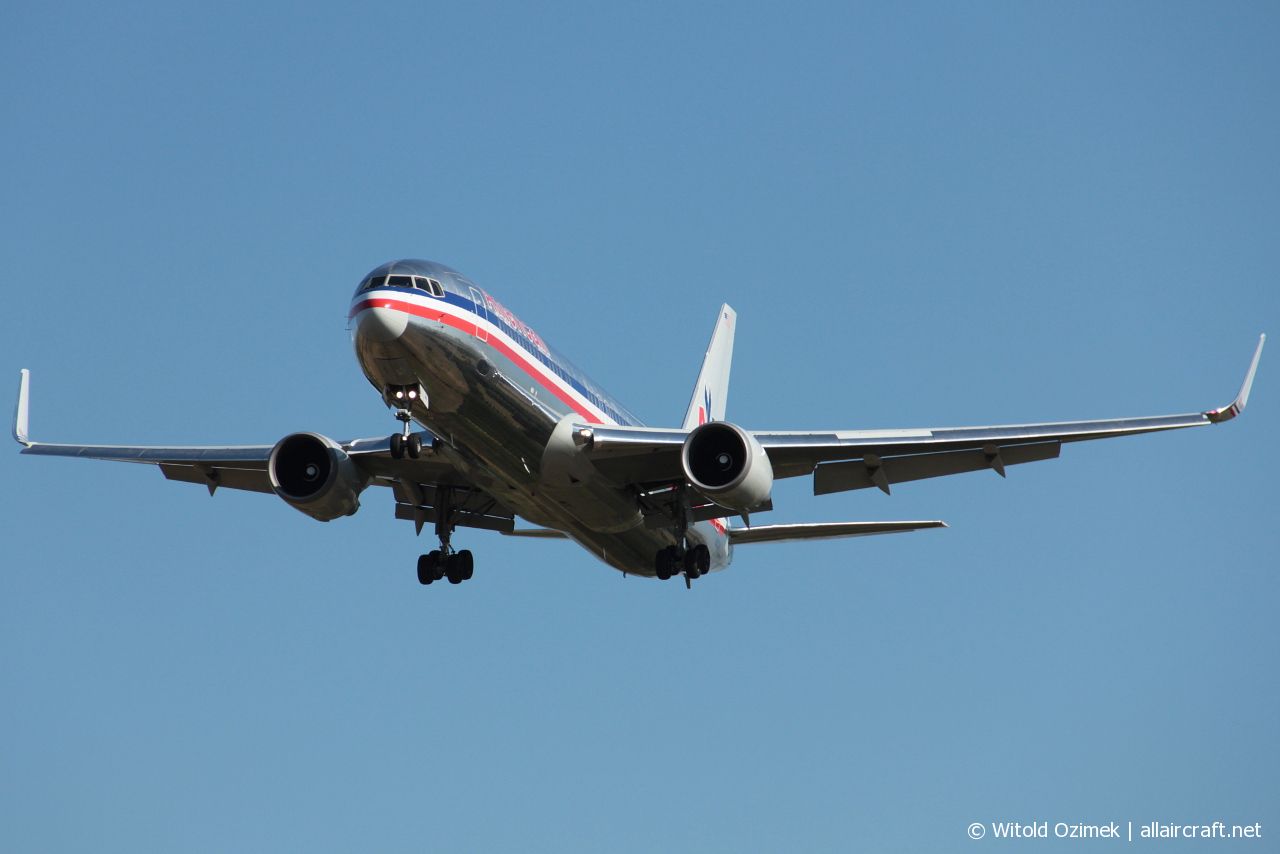 N360AA (cn 24041) Boeing 767-323ER