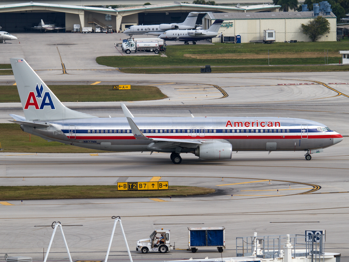 N877NN (cn 31131) Boeing 737-823