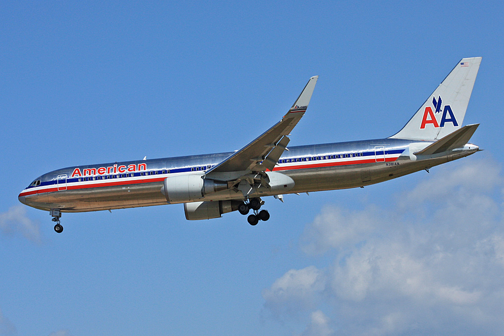 N381AN · Boeing 767-323/ER · (FRA / EDDF)
