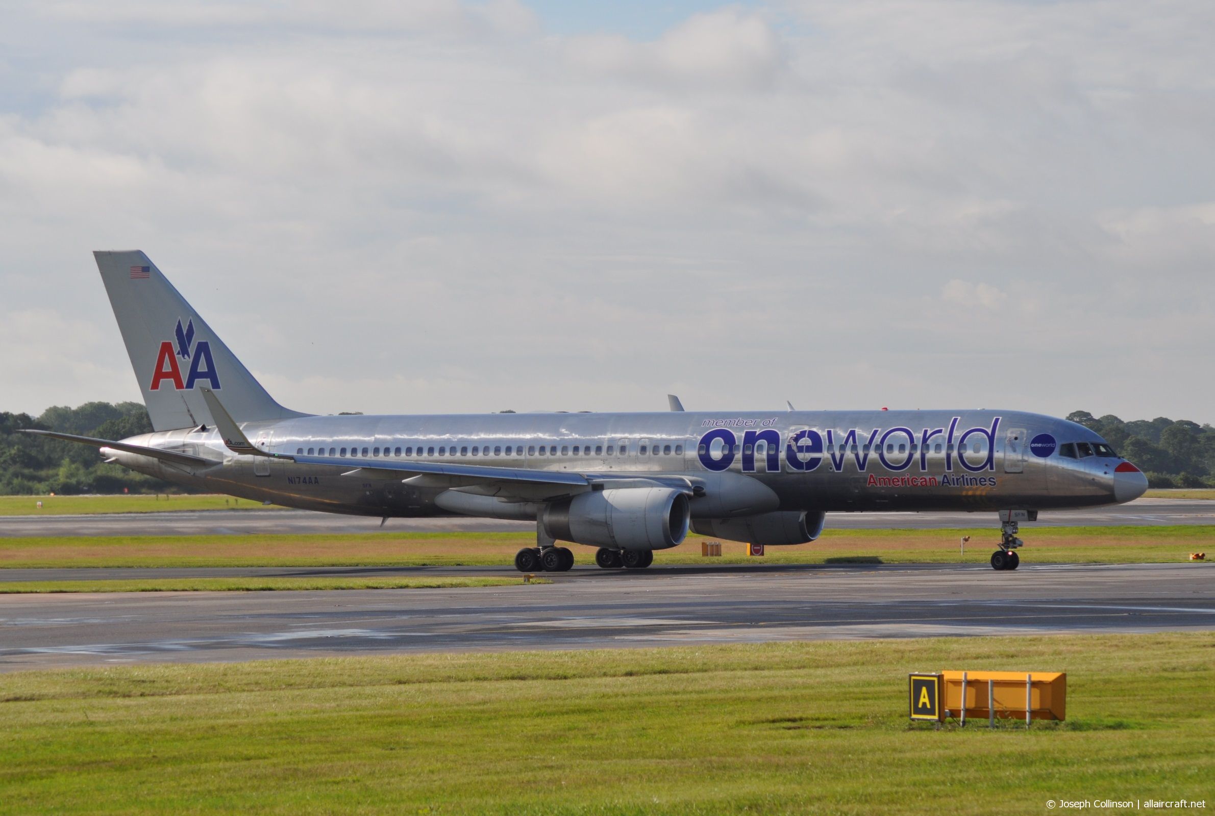 N174AA (31308) 2002 Boeing 757-223 WL