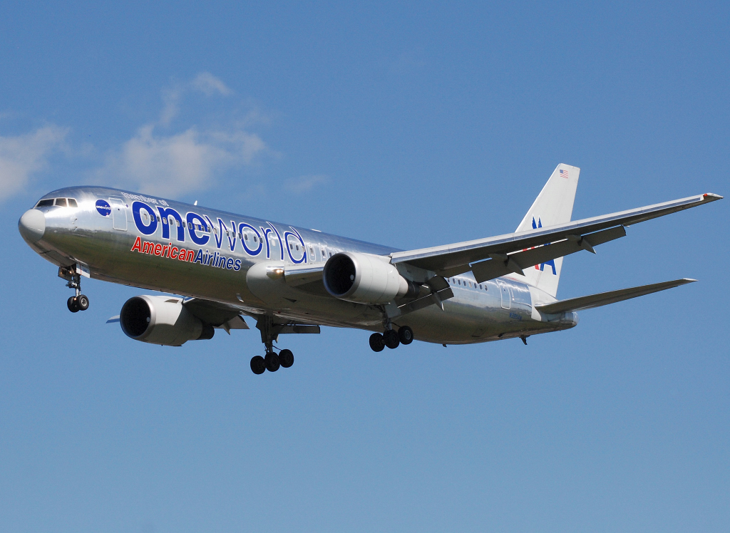 N395AN (cn 29432) Boeing 767-323ER