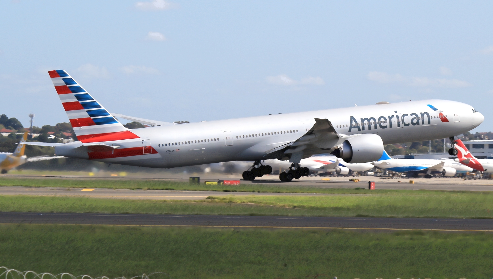 N717AN (cn 31543) Boeing 777-323ER